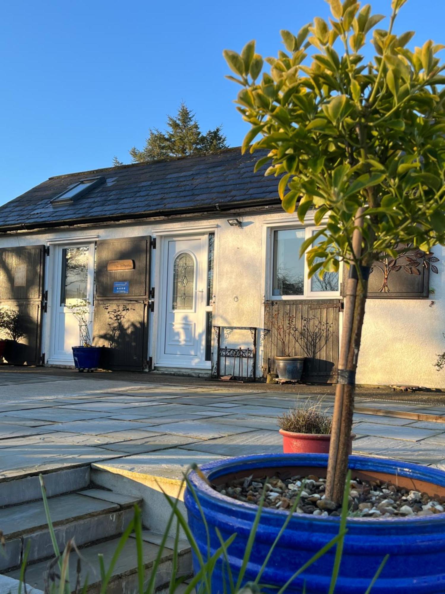 The Stables @ The Forge Cronk Y Voddy Apartment Saint Johns Exterior photo